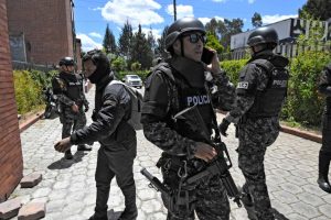 Drama u Ekvadoru: Naoružani upali u program uživo i uzeli voditelje za taoce