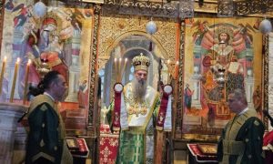 Uz prisustvo vjernika sa čitavog Kosmeta: Patrijarh Porfirije služio Božićnu liturgiju u Pećkoj patrijaršiji