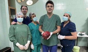 Bolnica “Dr Mladen Stojanović”: Uspješno odstranjen jedan od najkomplikovanijih tumora