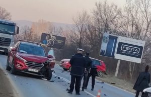 Dijelovi vozila rasuti po putu: Još jedan žestok sudar u BiH FOTO
