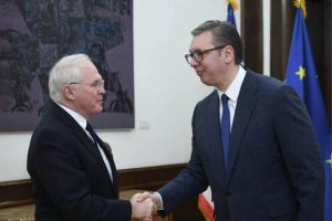 Vučić sa Hilom: Potvrdili smo posvećenost miru u regionu