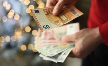 Problem zbog ukidanja dinara: Srbi na Kosmetu nisu mogli da podignu socijalnu pomoć