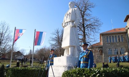Počela državna ceremonija u Orašcu: Vijence položili Dodik i Vučević FOTO