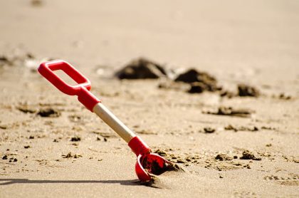 Tragedija na plaži: Brat i sestra kopali rupu, pijesak se urušio i ubio djevojčicu (5)
