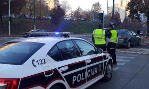 Policija oduzela još dva vozila: Bez vozačke, napravio dug preko 13.500 KM
