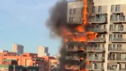 Vatra “progutala” zgradu od 14 spratova: Vatrogasci i ljekari spasavaju građane VIDEO/FOTO