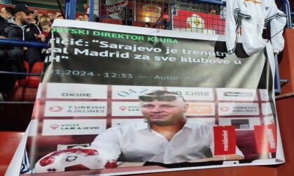 Transparent sa stadionu: Navijači Borca ismijali sportskog direktora Sarajeva