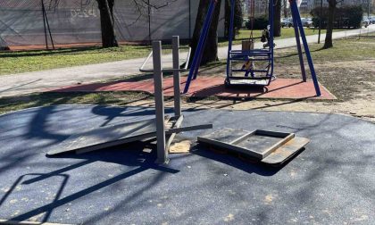 Vandalizam u Banjaluci: Opet uništeni rekviziti na dječijem igralištu u Parku „Mladen Stojanović“