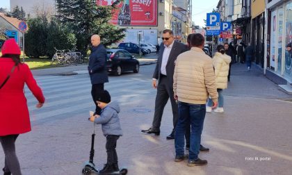 Dan zaljubljenih, Dodik i jedan dječak na trotinetu: Ovako je to izgledalo u centru Banjaluke FOTO/VIDEO