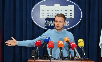 “Ništa neće kasniti”: Stanivuković tvrdi da Centar za socijalni rad donosi odluke bez konsultacija