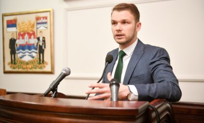 Stanivuković pozvao na zatvaranje kladionica: Topić ga optužio da je “raskopao” Grad