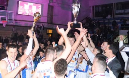 U svojoj dvorani nadigrali Borac: Košarkaši Leotara osvojili trofej Kupa Srpske