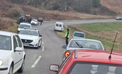 Policija po dojavi odmah izašla na teren: Migranti uhvaćeni dok su se vozili traktorima po BiH