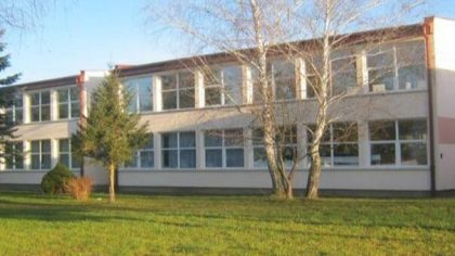 Užas u Bihaću: Oglasili se iz policije i bolnice o djevojčici koja je pala s prozora škole