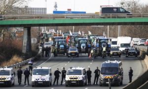 Pređena “crvena linija” policije: Više od 90 ljudi privedeno – pokušali da zauzmu pijacu