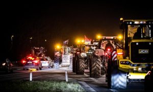 Farmeri ne odustaju: Blokirali granične prelaze između Belgije i Holandije VIDEO