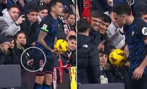 Neobičan potez dječaka: Gurnuo prst u zadnjicu fudbalera Sevilje VIDEO