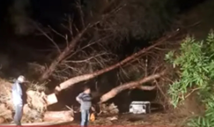 Oluja se sručila na Rodos! Tornado u Grčkoj, ljudi zaglavljeni u vozilima VIDEO