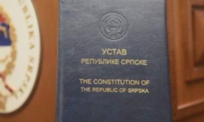 Jedan od najznačajnijih konstitutivnih akata: Prvi ustav Srpske proglašen prije 32 godine