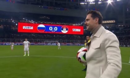 Biković “na centru”: Glumac izveo počasni udarac na meču Rusije i Srbije VIDEO/FOTO