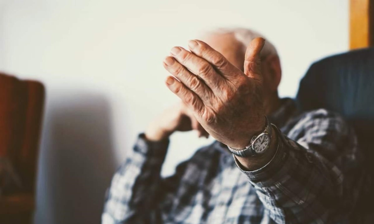 Pedofil (68) lišen slobode: Od maloljetnice tražio da mu šalje fotografije