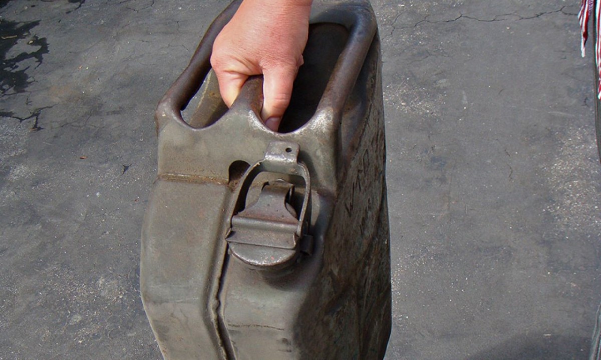 Uhapšeno sedam radnika NIS-a: Gorivo za avione pretakali u privatno vozilo