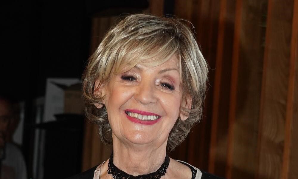 Lepa Lukić otkrila kako provodi slobodne dane u penziji: Spavam, igram se sa macom…