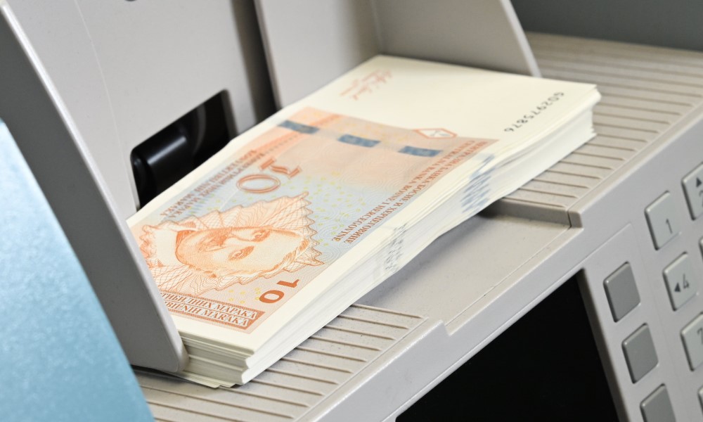 Novi skok primanja: Prosječna junska plata u Srpskoj 1.426 KM