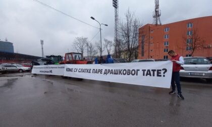 “Kome su slatke pare Draškovog tate?”: Protest ispred Okružnog tužilaštva u Banjaluci