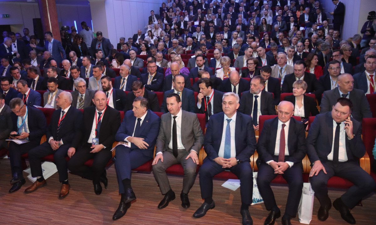Prisustvuju brojni zvaničnici: Počela svečanost povodom otvaranja Samita energetike