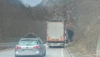 Novi udes u BiH: Prekinut saobraćaj u tunelu “Brčigovo”