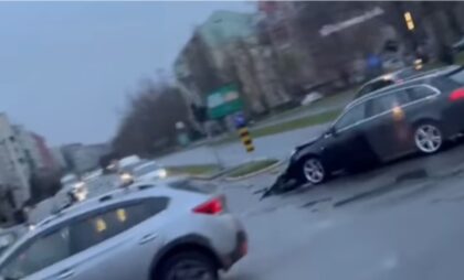Težak udes: U sudaru dva automobila stradao muškarac (72) VIDEO