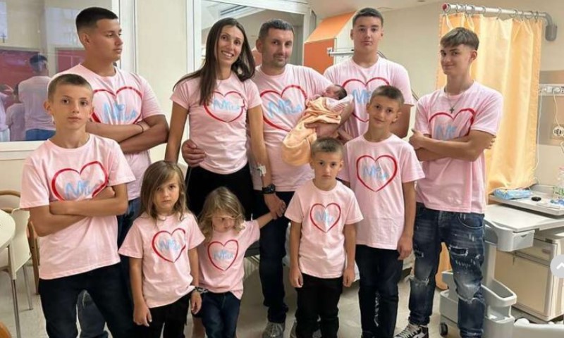 Kako ova mama sve postiže sa devetoro djece: Vesna nakon osam sinova rodila djevojčicu FOTO