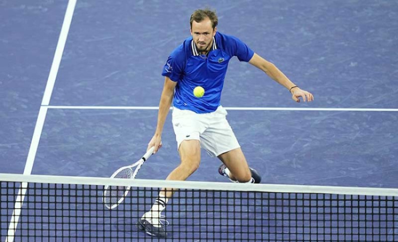 Medvedev lako prošao Manarina: Rus u četvrtfinalu Pekinga