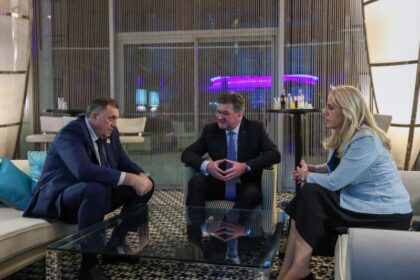 Dodik i Cvijanovićeva u Antaliji razgovarali sa Lajčakom
