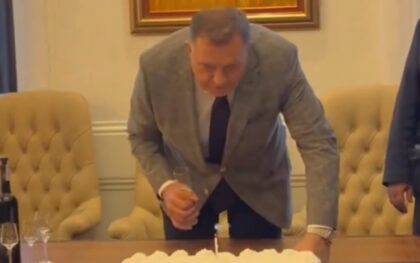 Predsjednik Srpske napunio 65 godina: Dodika saradnici iznenadili za rođendan VIDEO