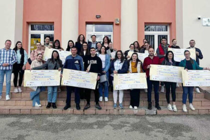 Svečano u Drvaru: Potpisano 12 ugovora za projekte mladih