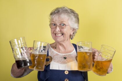 Najstarija konobarica odlazi u penziju – ima 92 godine: “Sada ću biti s praunucima”