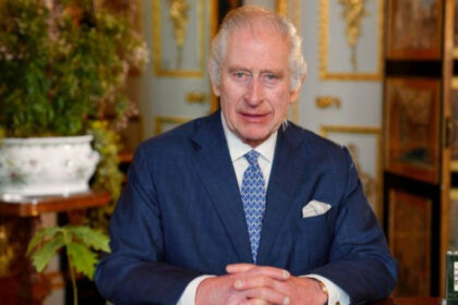 Kralj Čarls se vratio obavezama: Objavljene nove fotografije, njegov izgled ne prestaje da se komentariše