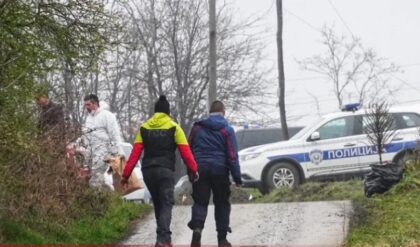 Šta se dešava: Od kuće kod koje je nestala Danka (2) otišla kolona vozila sa zatamnjenim staklima