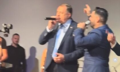 “Romanija” se ori, mreže gore: Milorad Dodik zapjevao sa Darkom Lazićem VIDEO