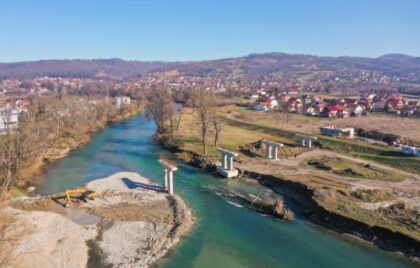 Zbog izgradnje mosta u naselju Česma, izmjena u odvijanju saobraćaja u Ulici braće Pišteljića