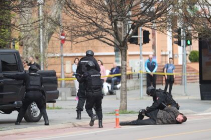 Povodom Dana policije: Tehničko-taktički zbor, defile i pokazna vježba u Banjaluci FOTO