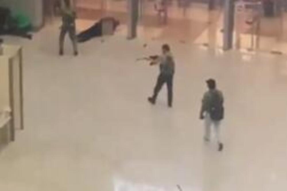 Objavljeni snimci napada u Moskvi: Ima mrtvih i ranjenih UZNEMIRUJUĆI VIDEO
