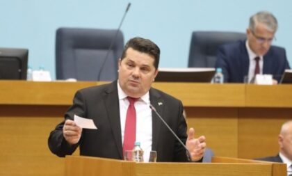 Kritike na račun Šmitovog poteza! Stevandić: Srpska će osporiti sve nelegalne odluke
