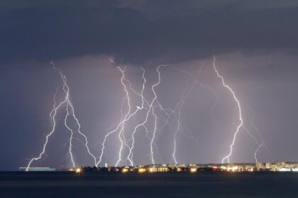 Munje nad morem: Super oluja tutnji iznad Jadrana