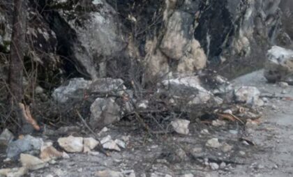 Pucali i zidovi na kućama: Odroni nakon jakog zemljotresa na granici Gacka i Nikšića