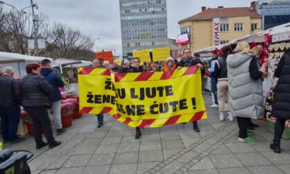“Žene su ljute, žene više ne ćute!”: Jasne poruke sa osmomartovskog marša u Banjaluci FOTO/VIDEO