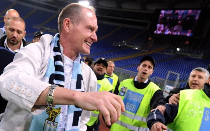 Srušio se u domu prijatelja: Čuveni fudbaler hospitalizovan