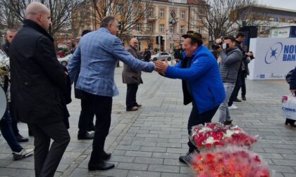 Rade voli Dodika, a vole ga i trubači: Ovako je to izgledalo na Trgu Krajine FOTO/VIDEO